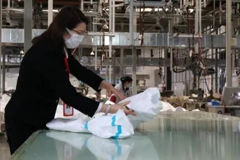 梁燕 安徽元琛環(huán)?？萍脊煞萦邢薰军h支部書記、總經(jīng)理